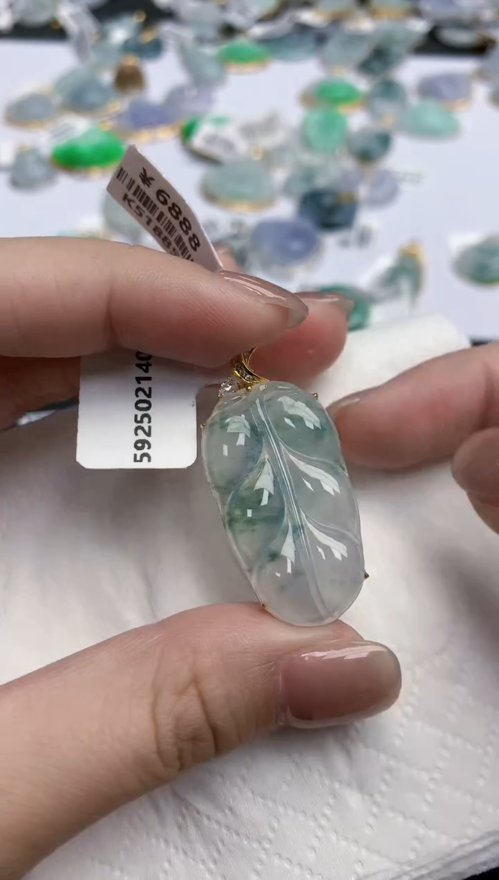 【闪购商品】翡翠颈饰18K金镶嵌天然缅甸翡翠A货