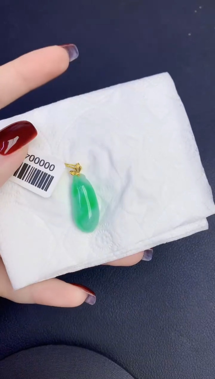 颈饰18K金镶嵌翡翠缅甸天然翡翠a货