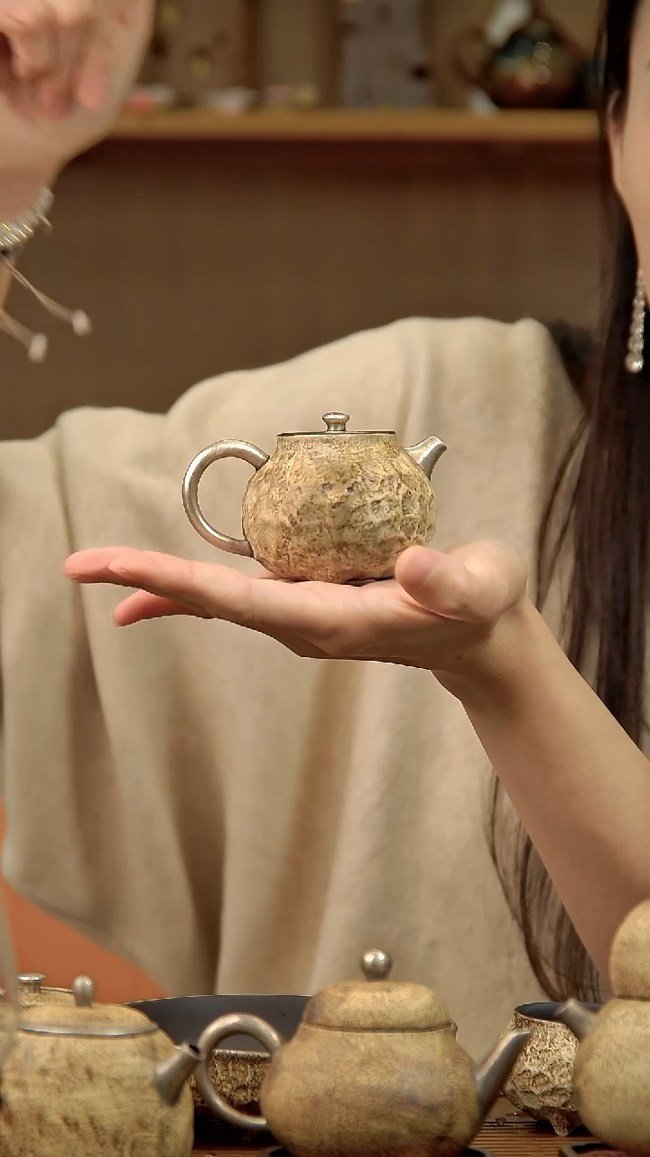 言野手作 粉引仿古三足壶