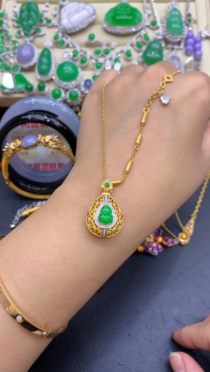 颈饰18K金镶嵌翡翠321-中国好珍宝