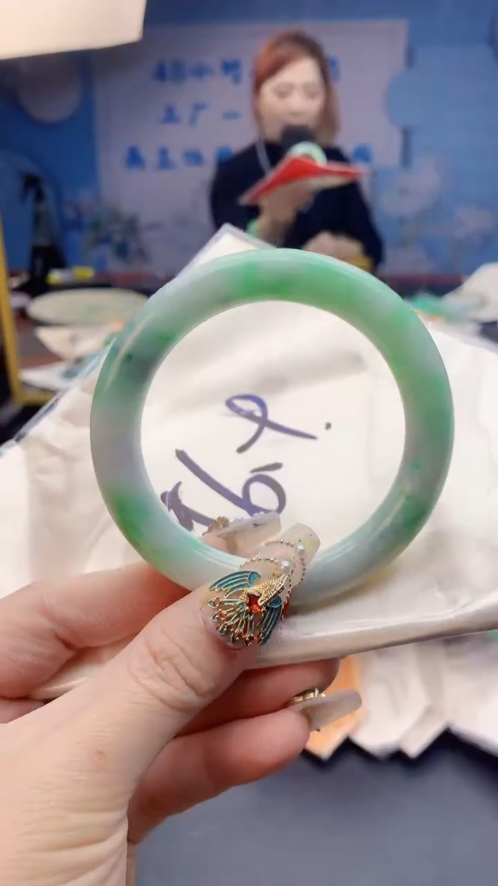 【闪购商品】翡翠手镯未镶嵌0951226019