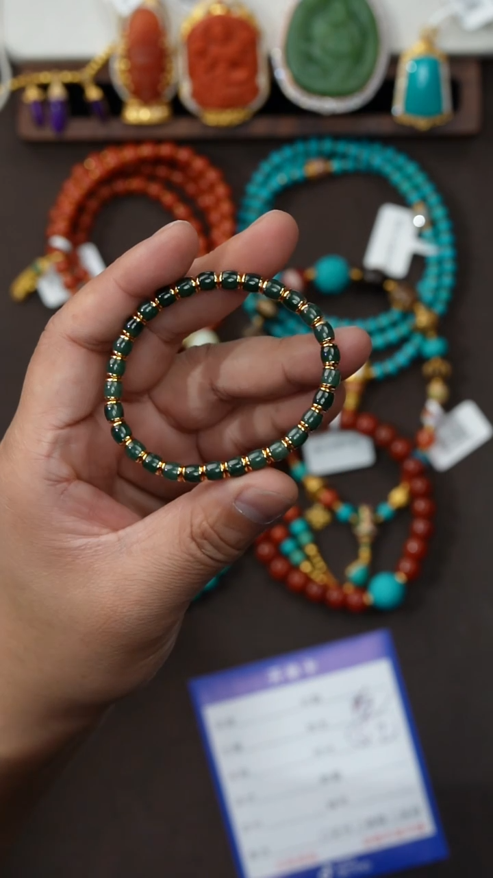 未镶嵌手串翡翠狗*翡翠手串