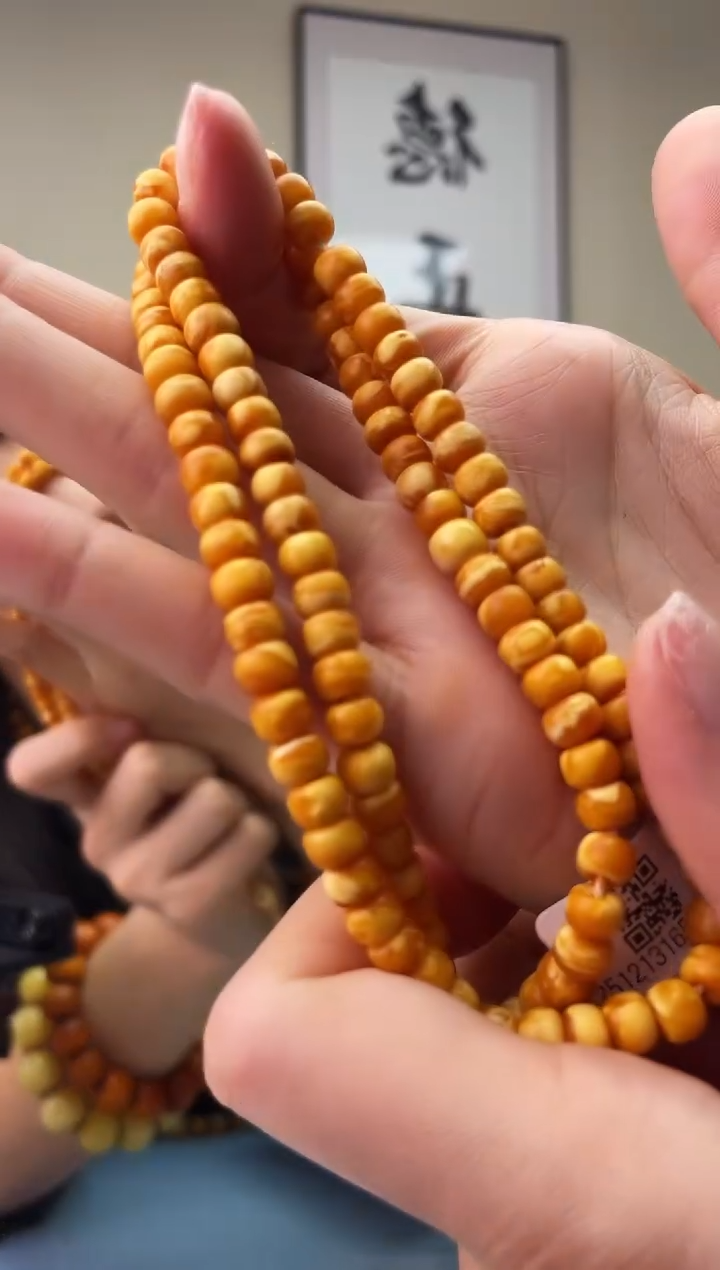 琥珀未镶嵌珠宝奇石T0假一罚十，多样性发一件