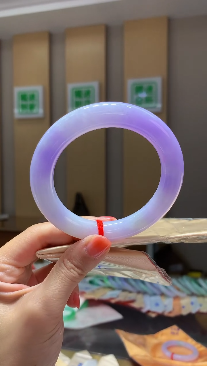 翡翠手镯未镶嵌-Q149 圈口60