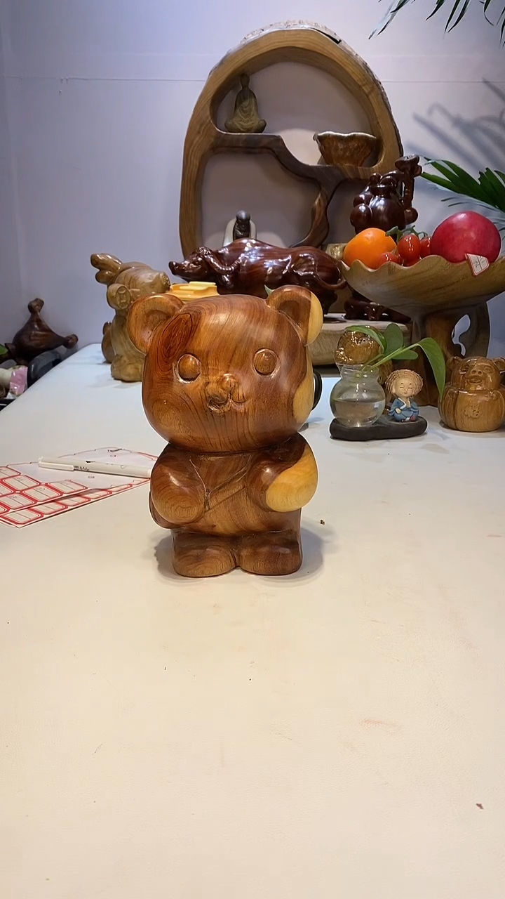 【闪购商品】香樟木A14背鱼熊摆件/尺寸13*20