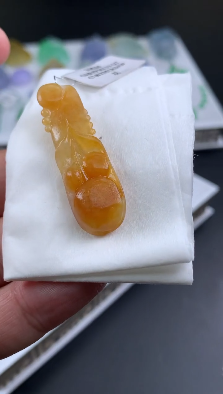 【闪购商品】定制翡翠未镶嵌翡翠
