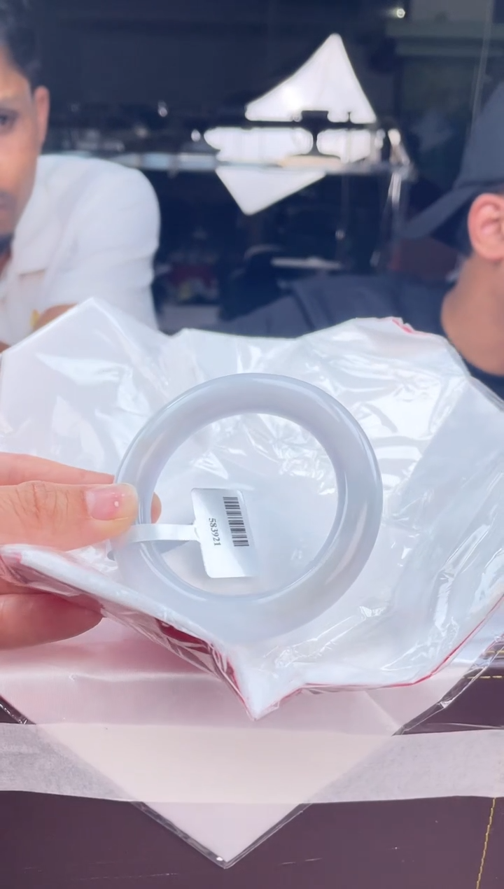 【闪购商品】定制翡翠手镯未镶嵌毛货手镯需精细抛光/56.8