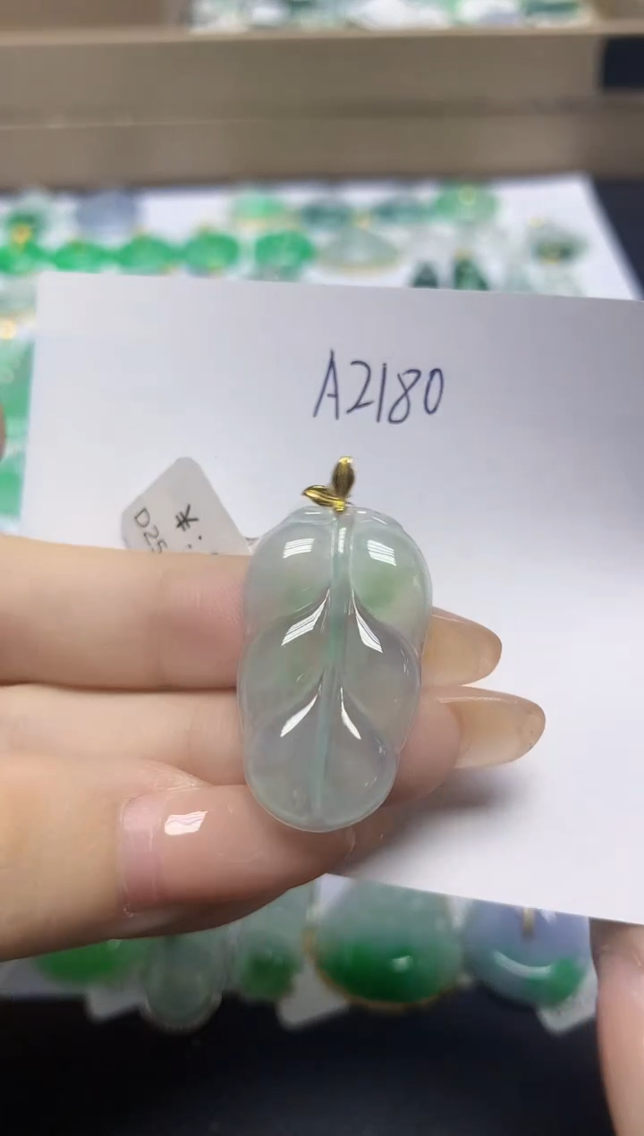 颈饰18K金镶嵌翡翠天然缅甸翡翠A货翡翠百元以上9元证书费自理