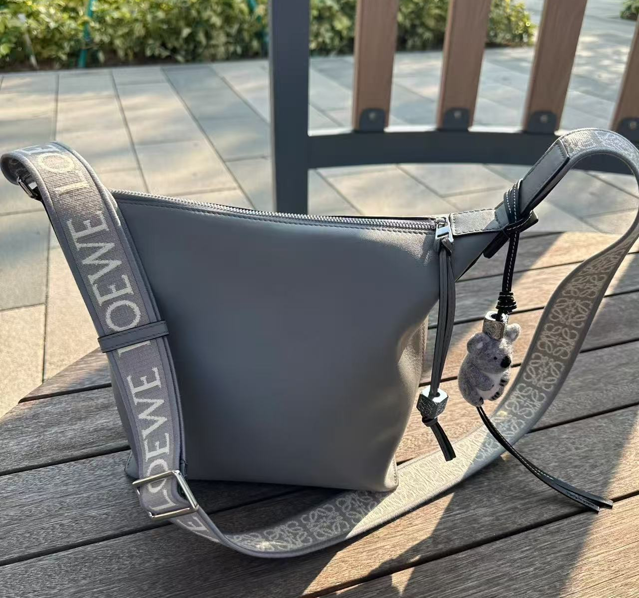 LOEWE/罗意威 斜挎包 灰色cubi mx8808/2511