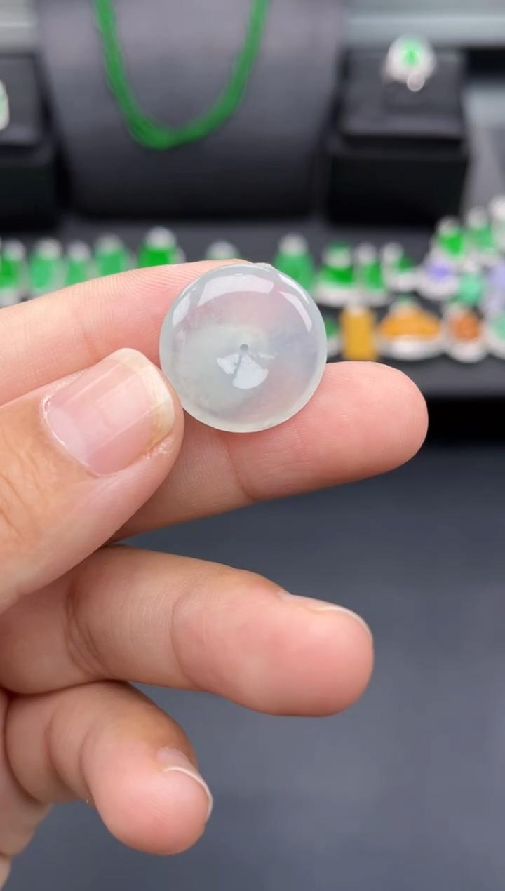 翡翠未镶嵌吊坠(不含链)多人