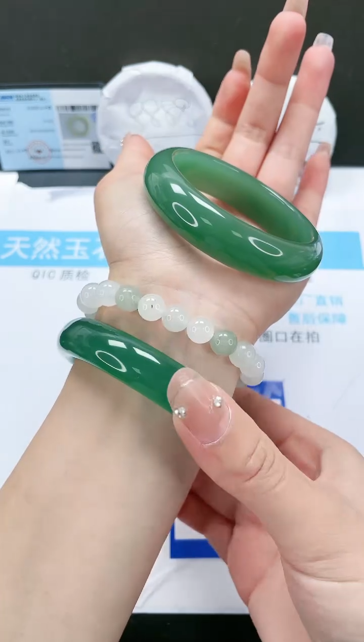 【闪购商品】石英质玉手镯未镶嵌114-57