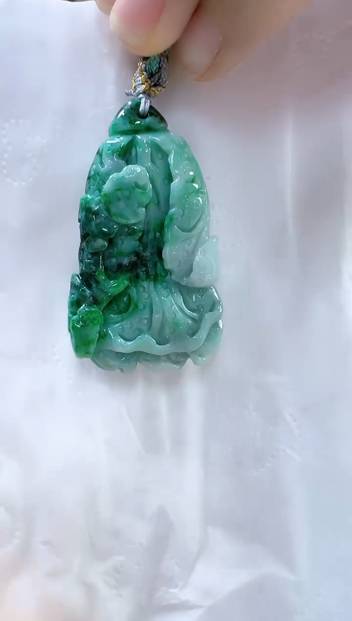 【闪购商品】翡翠颈饰未镶嵌孤品白菜