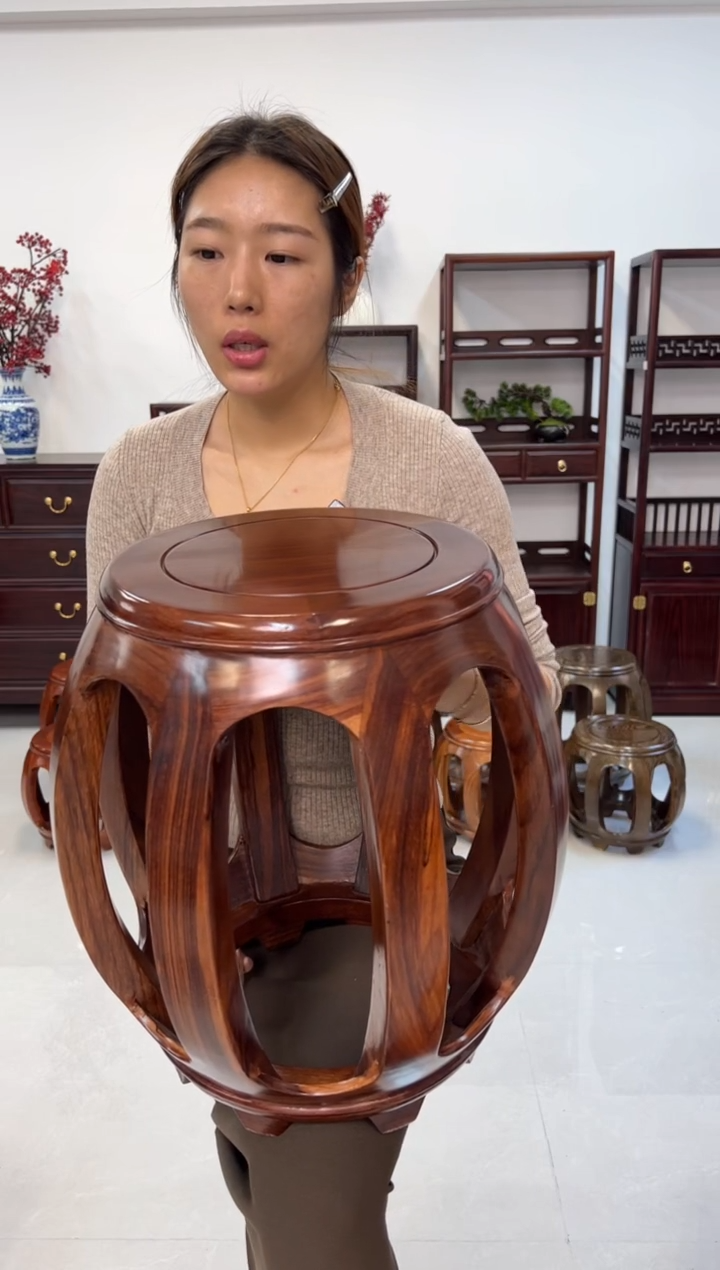 花梨木类家具一对亚花梨大号胡桃色鼓凳