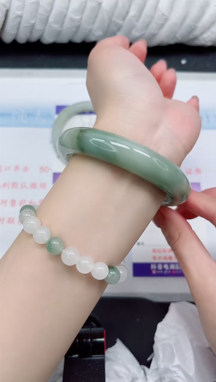 【闪购商品】石英质玉手镯未镶嵌376#62.3洒金