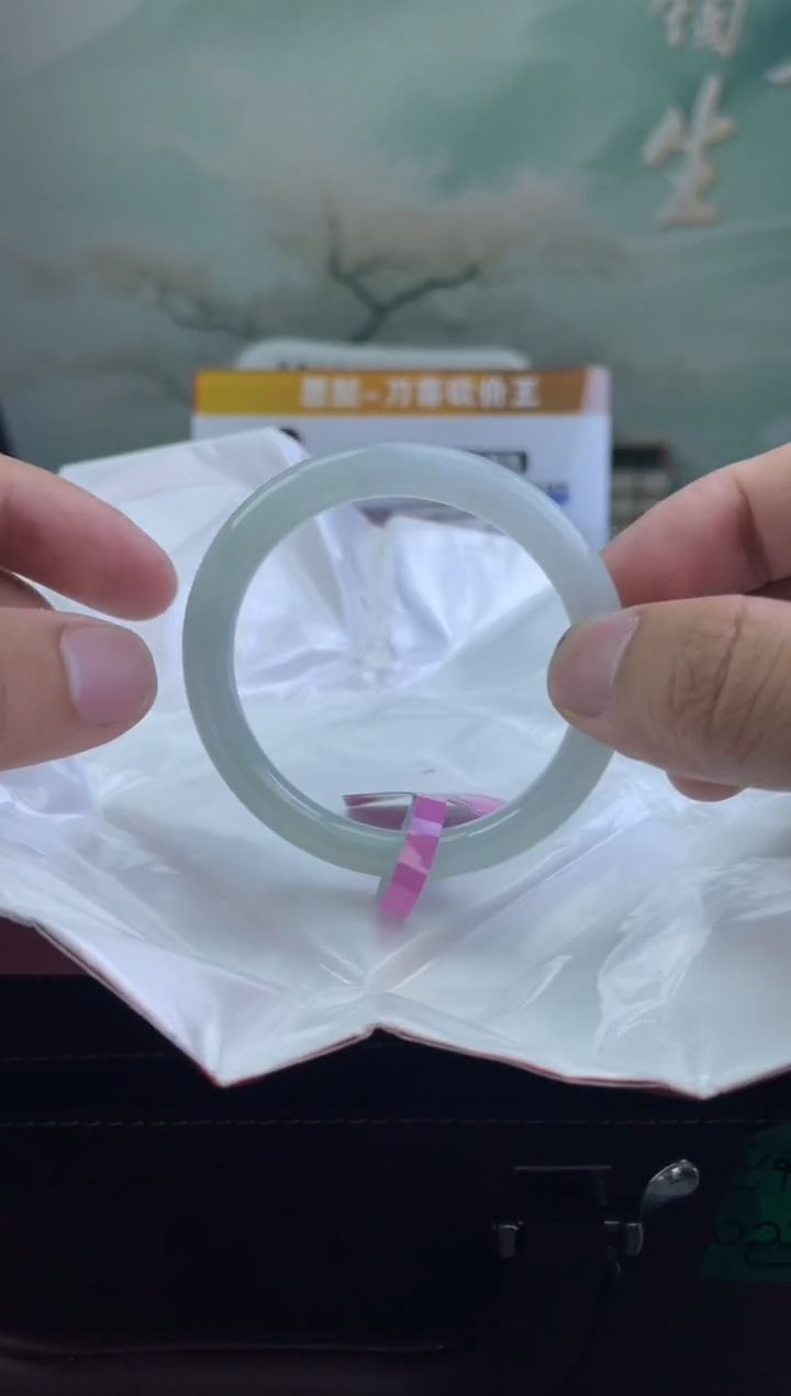 翡翠手镯未镶嵌12          
