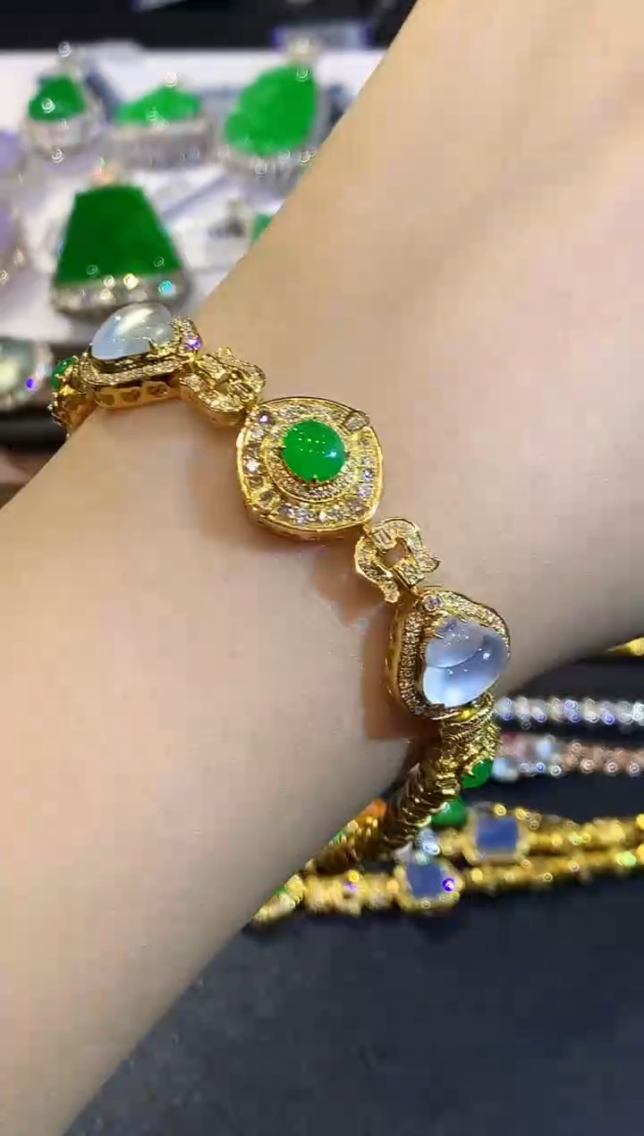 18K金镶嵌手链翡翠多样性发其一(