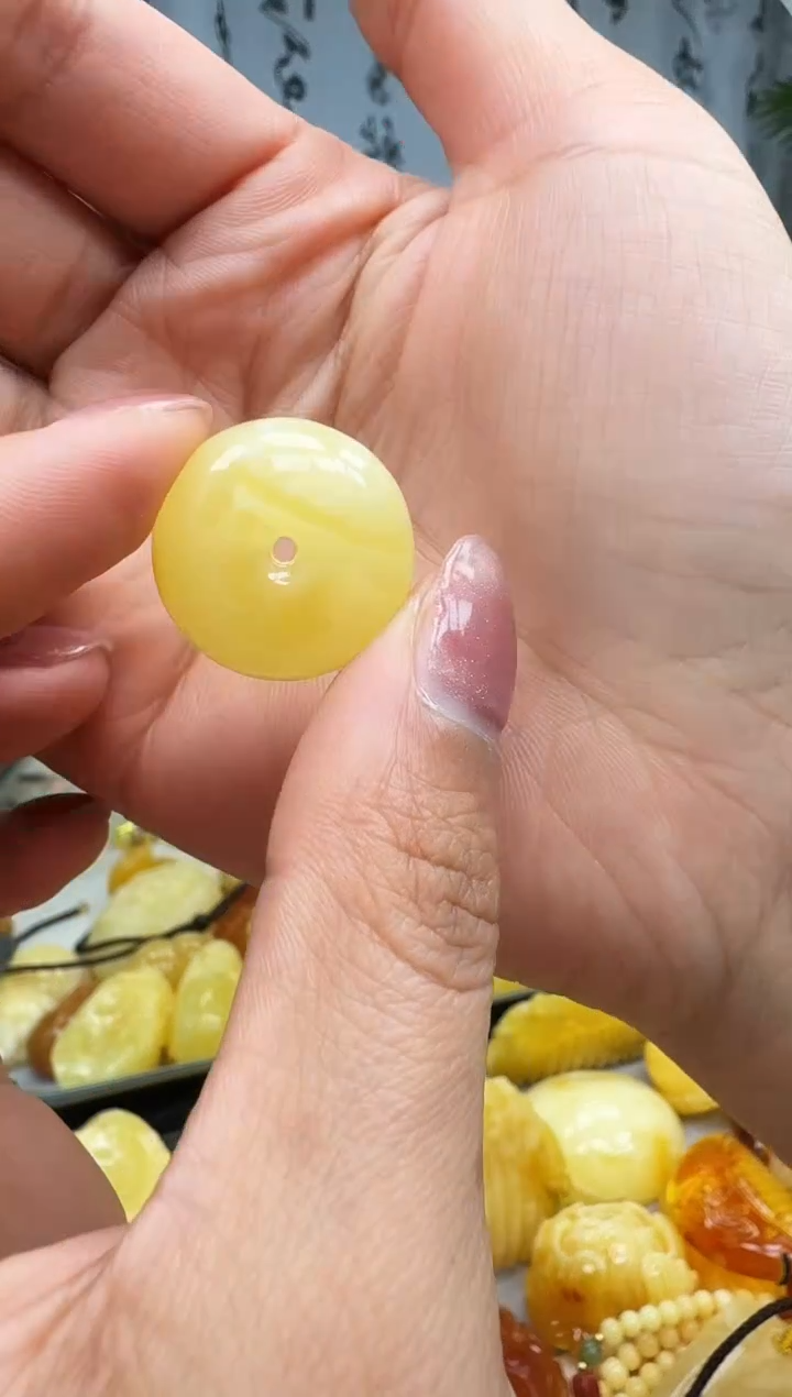 【闪购商品】琥珀裸石未镶嵌挂坠