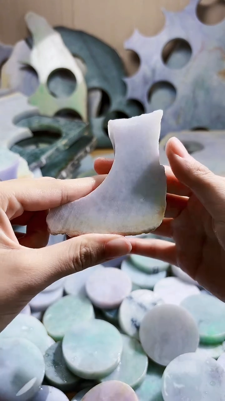 翡翠未镶嵌颈饰翡翠A货 温谭566