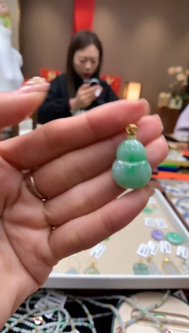 【闪购商品】翡翠颈饰18K金镶嵌葫芦
