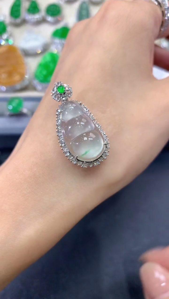 【闪购商品】翡翠吊坠(不含链)18K金镶嵌q86