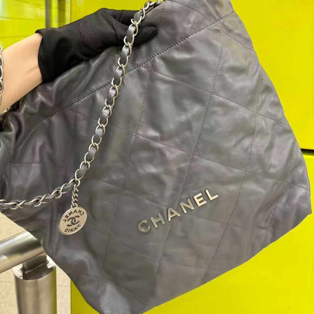 未使用 Chanel/香奈儿 香奈儿22bag中号烟灰色