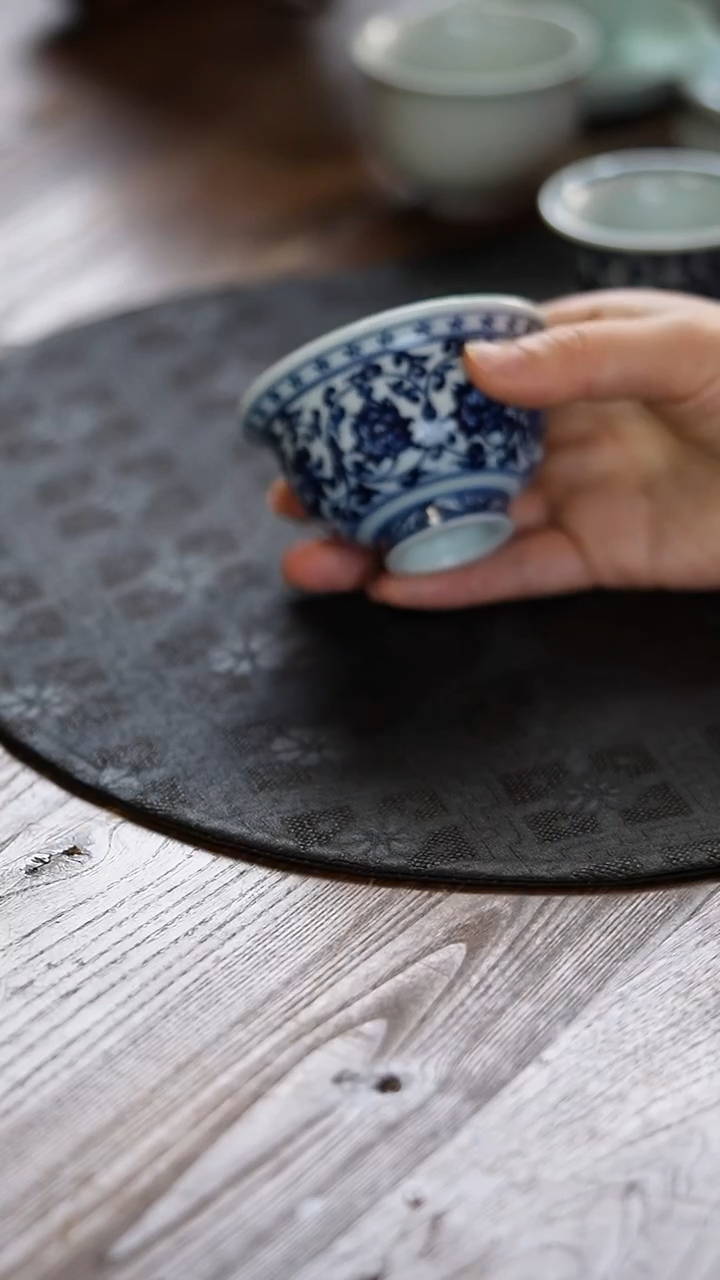 瓷景德镇纯手工纯手绘缠之莲中号压手杯
