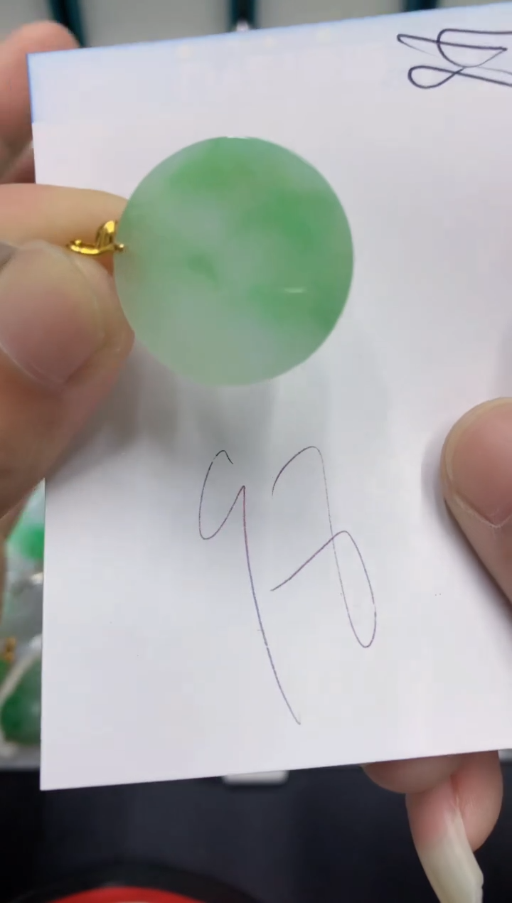 【闪购商品】翡翠颈饰18K金镶嵌翡翠