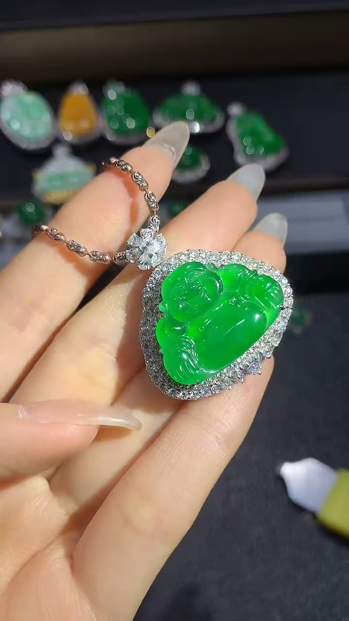 【闪购商品】翡翠吊坠(不含链)18K金镶嵌56团购