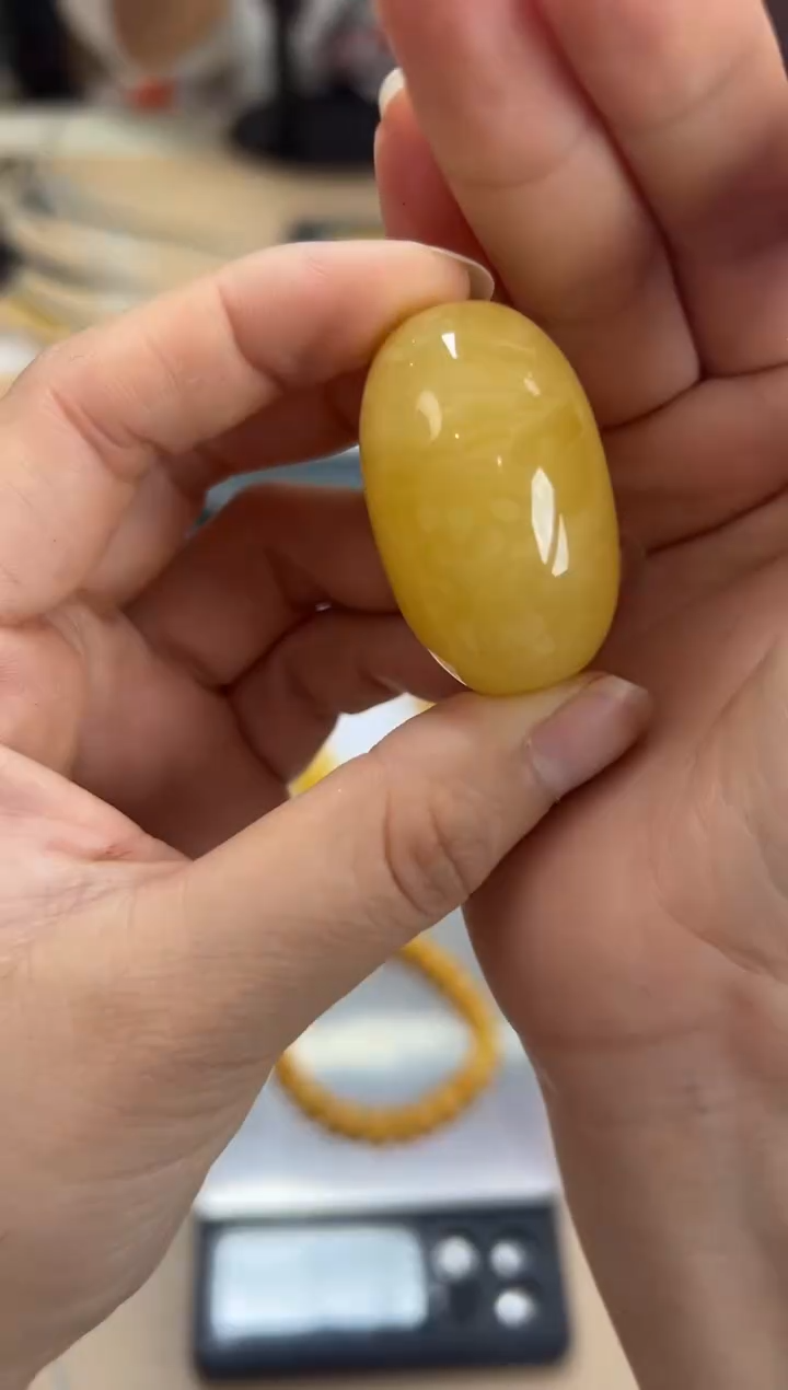 【闪购商品】琥珀裸石未镶嵌蜜蜡吊坠