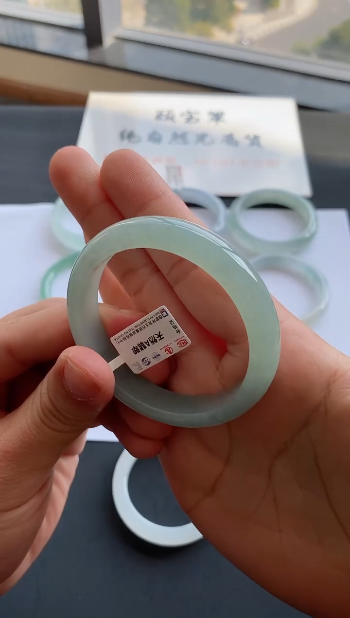 【闪购商品】翡翠手镯未镶嵌5号54.5*11.5*7.7正圈