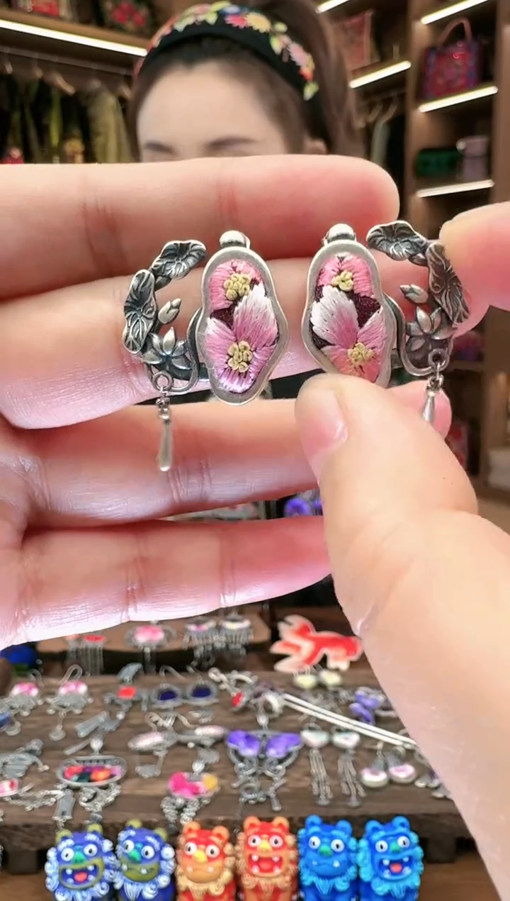 【闪购商品】织绣12黔东南苗族刺绣