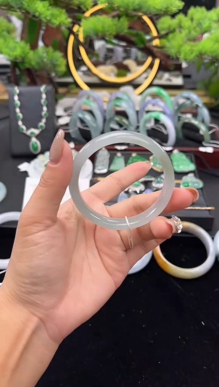 未镶嵌手镯翡翠手镯