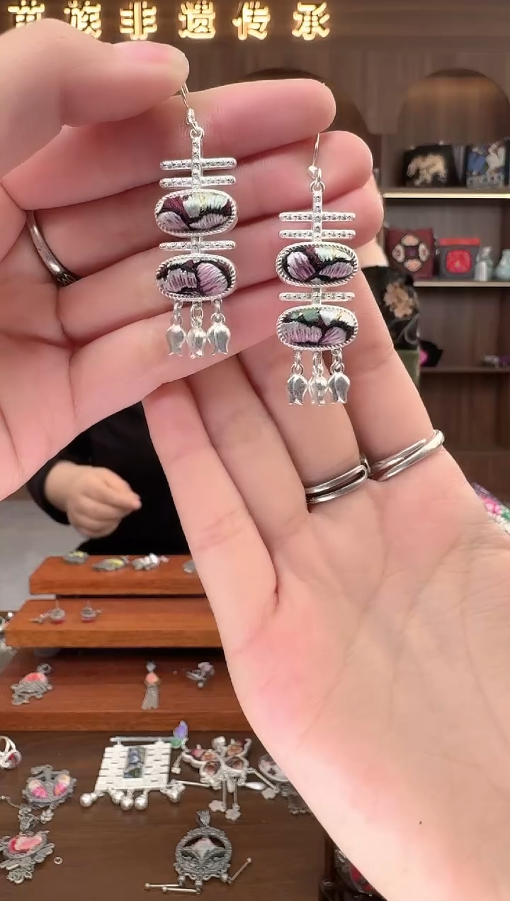 【闪购商品】织绣扶光苗绣传承174