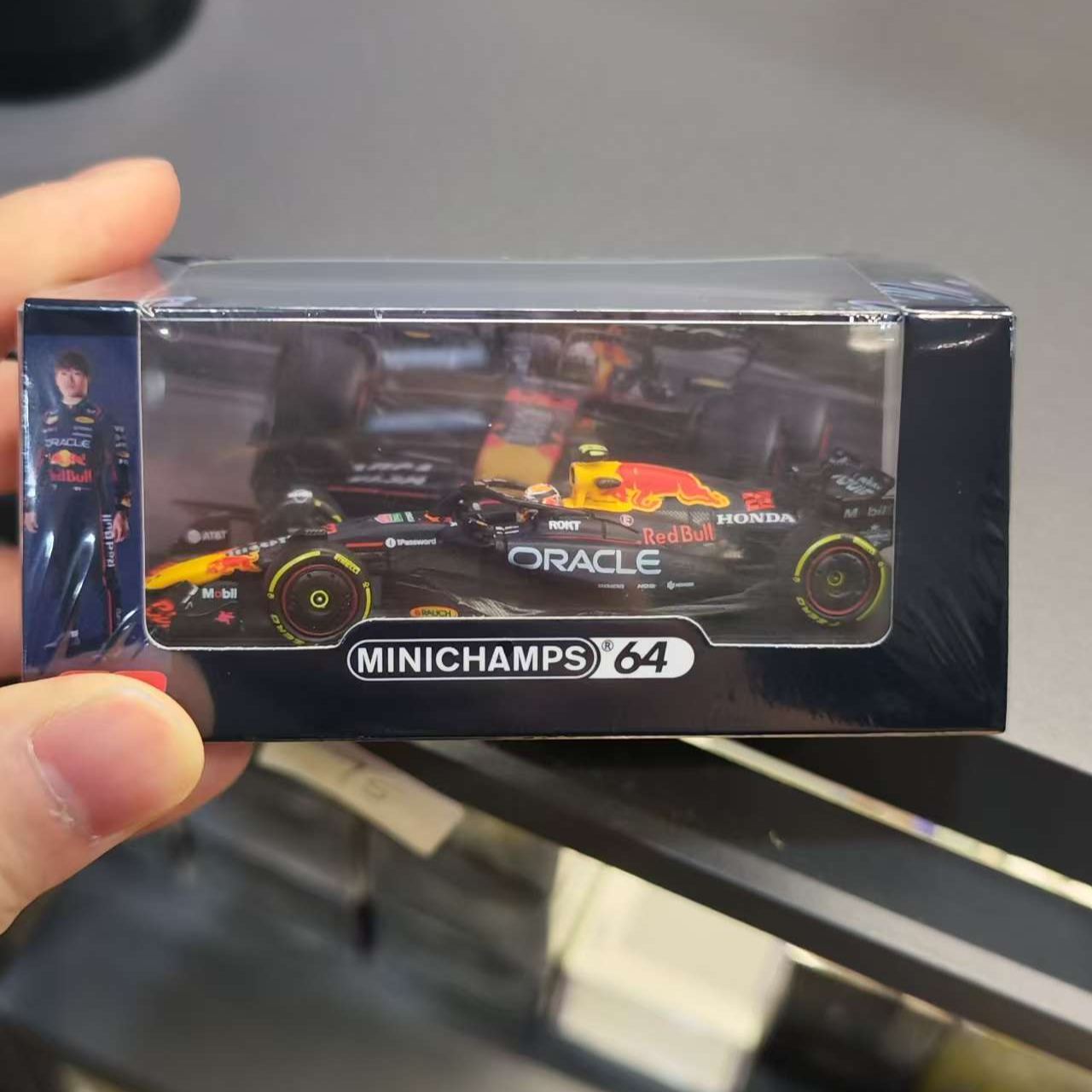 MINICHAMPS 1:64 ORACLE REDBULL RACING RB21- CANADA TSUNODA
