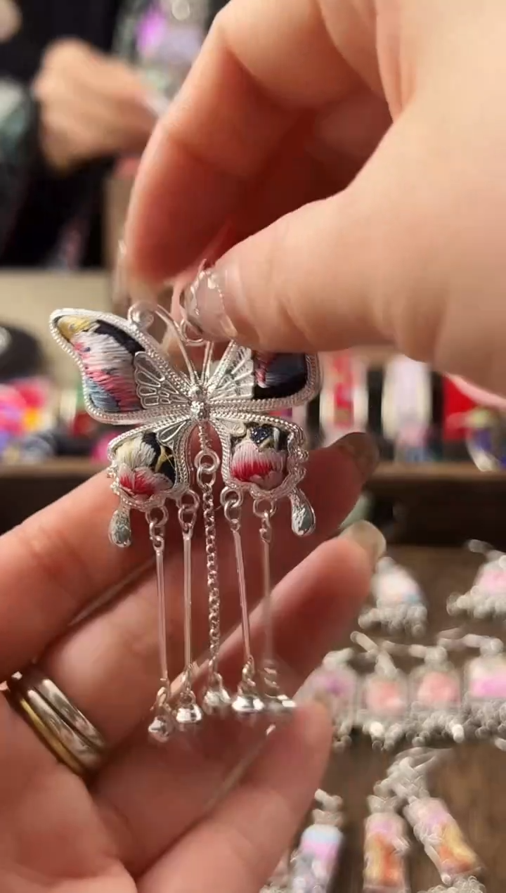 【闪购商品】织绣民族风老绣饰品365