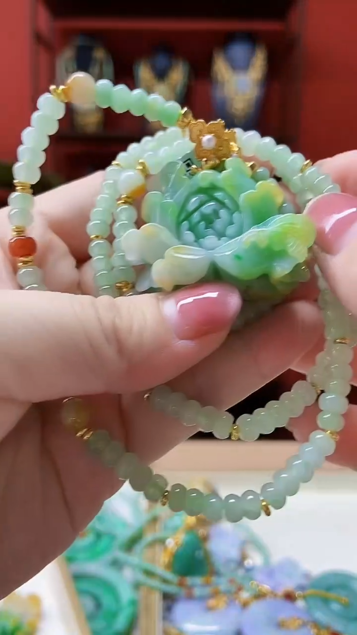 颈饰未镶嵌翡翠吊坠