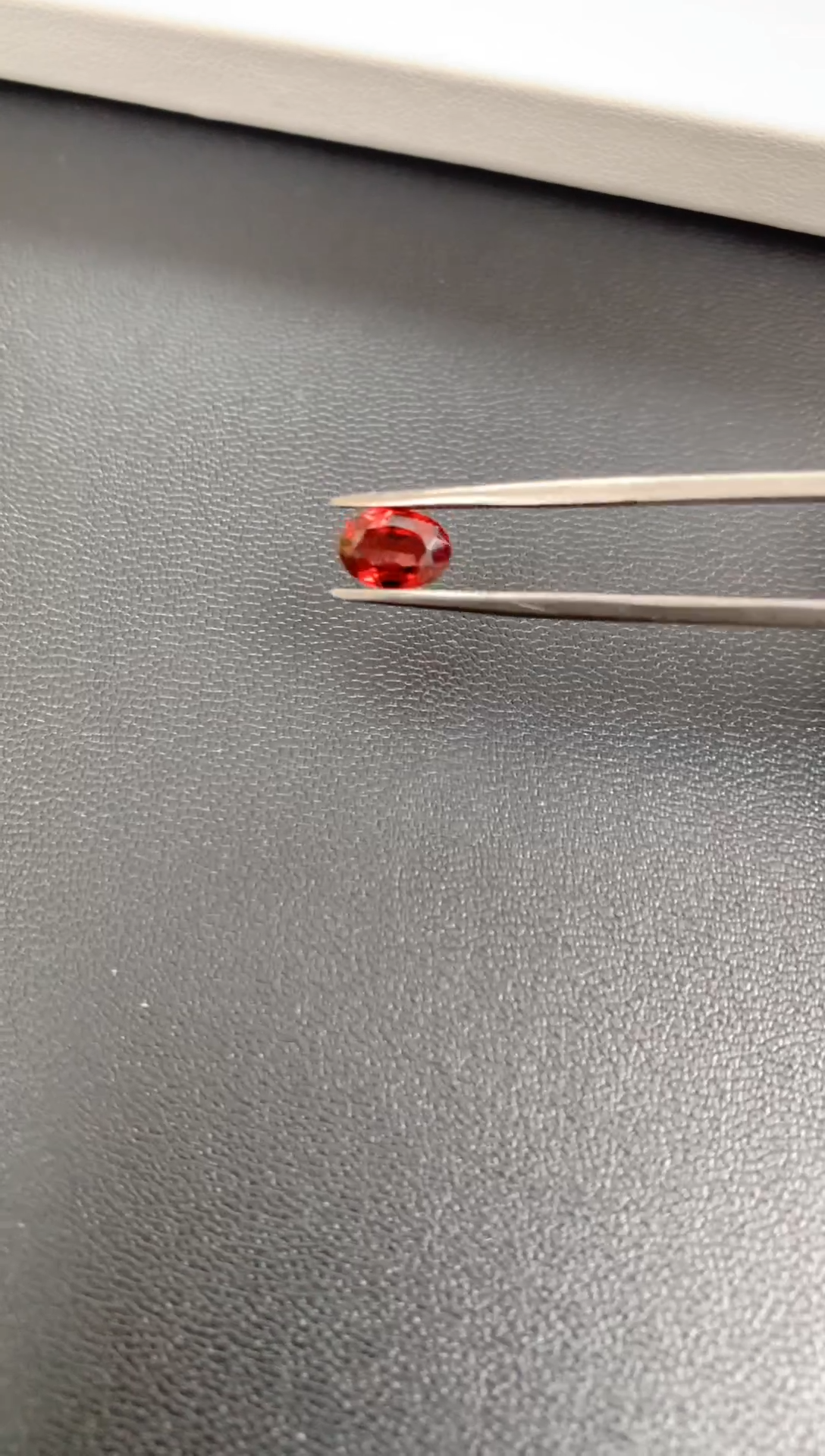 【闪购商品】石榴石石榴色未镶嵌天然石榴色  5x7mm