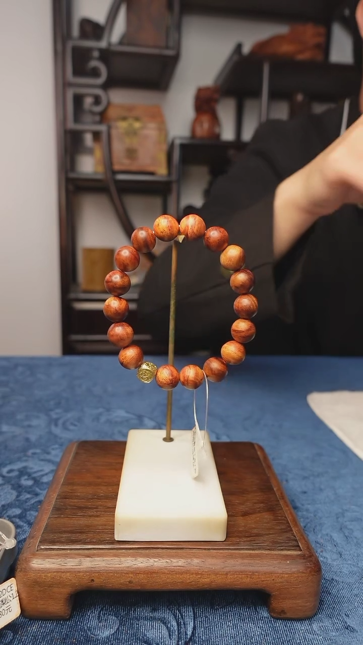 【闪购商品】木海南黄花梨手串1.2（多样发一）