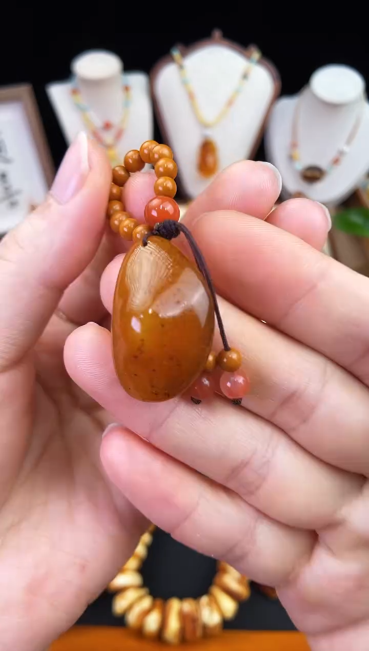 琥珀未镶嵌珠宝奇石柒月