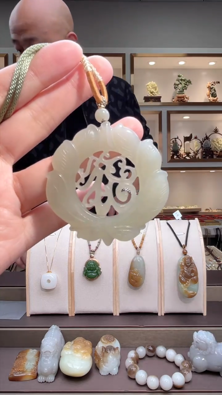 颈饰未镶嵌和田玉苏