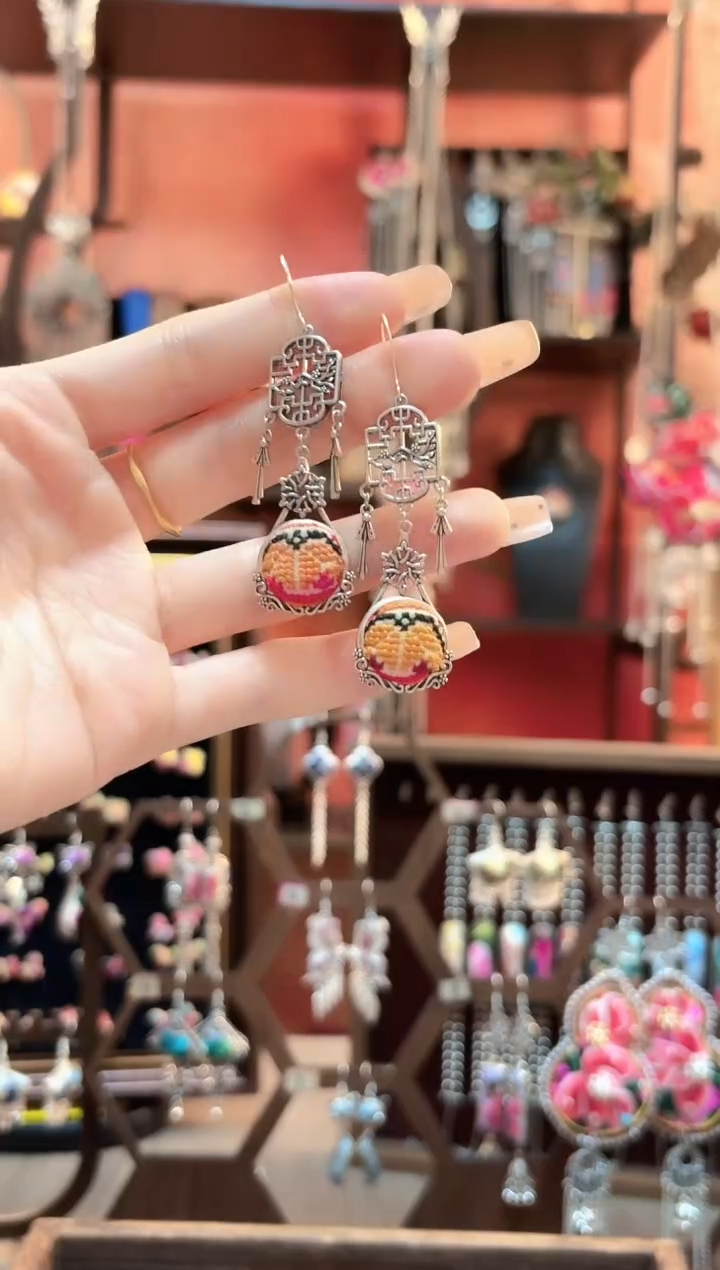 织绣云织谣民族风精美饰品156*