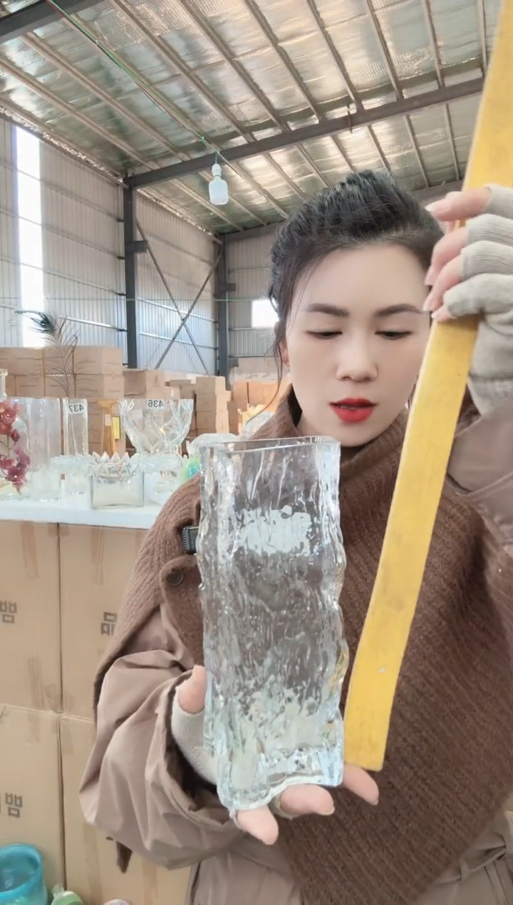 088直播玻璃花瓶