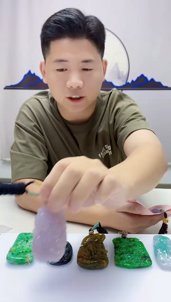 定制翡翠未镶嵌小**.4917DD-毛货挂件