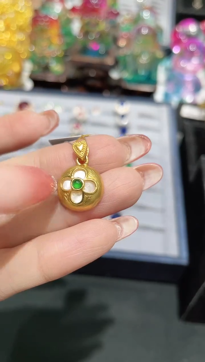 吊坠(不含链)18K金镶嵌翡翠吊坠