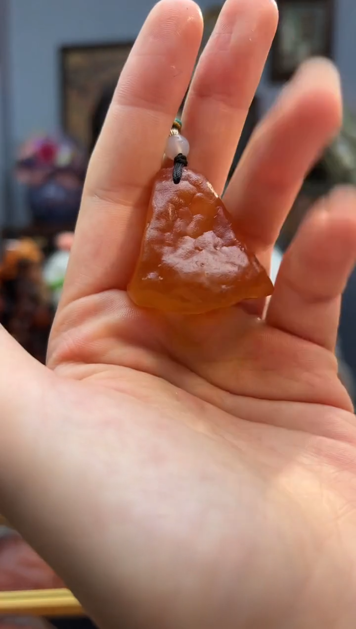 琥珀颈饰未镶嵌吊坠