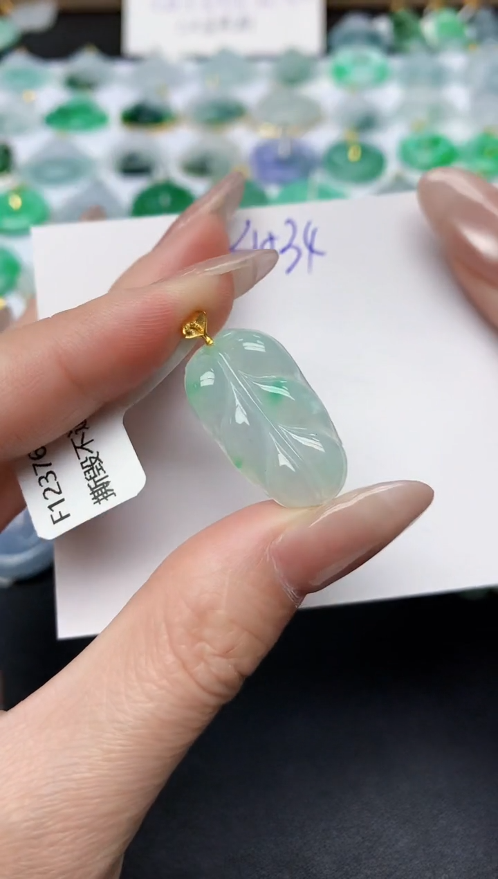 颈饰18K金镶嵌翡翠天然缅甸A货翡翠百元以上9元证书费自理