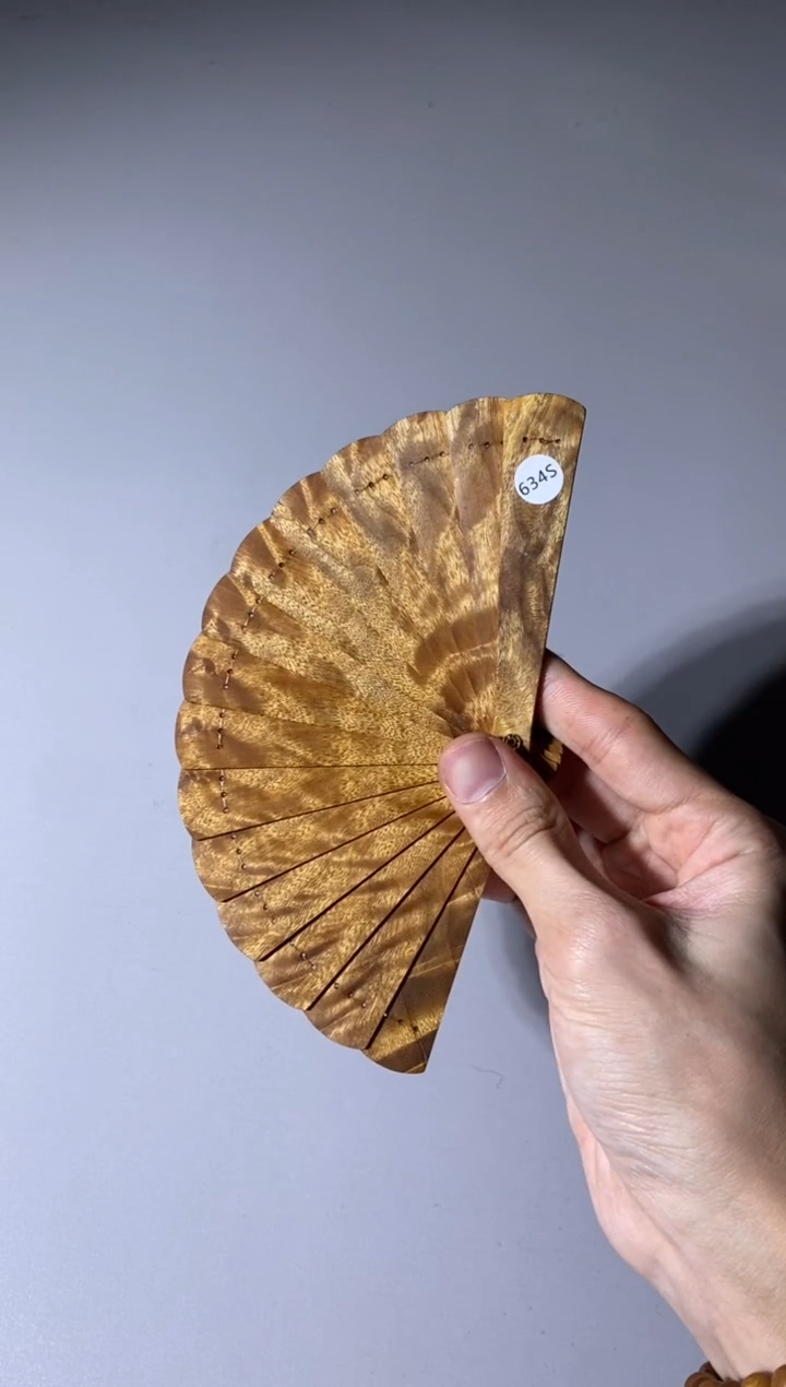 【闪购商品】金丝楠木雕634号10cm金丝楠迷你扇