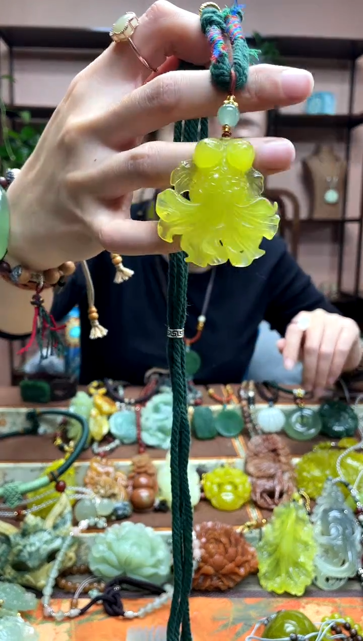 未镶嵌岫玉吊坠·1