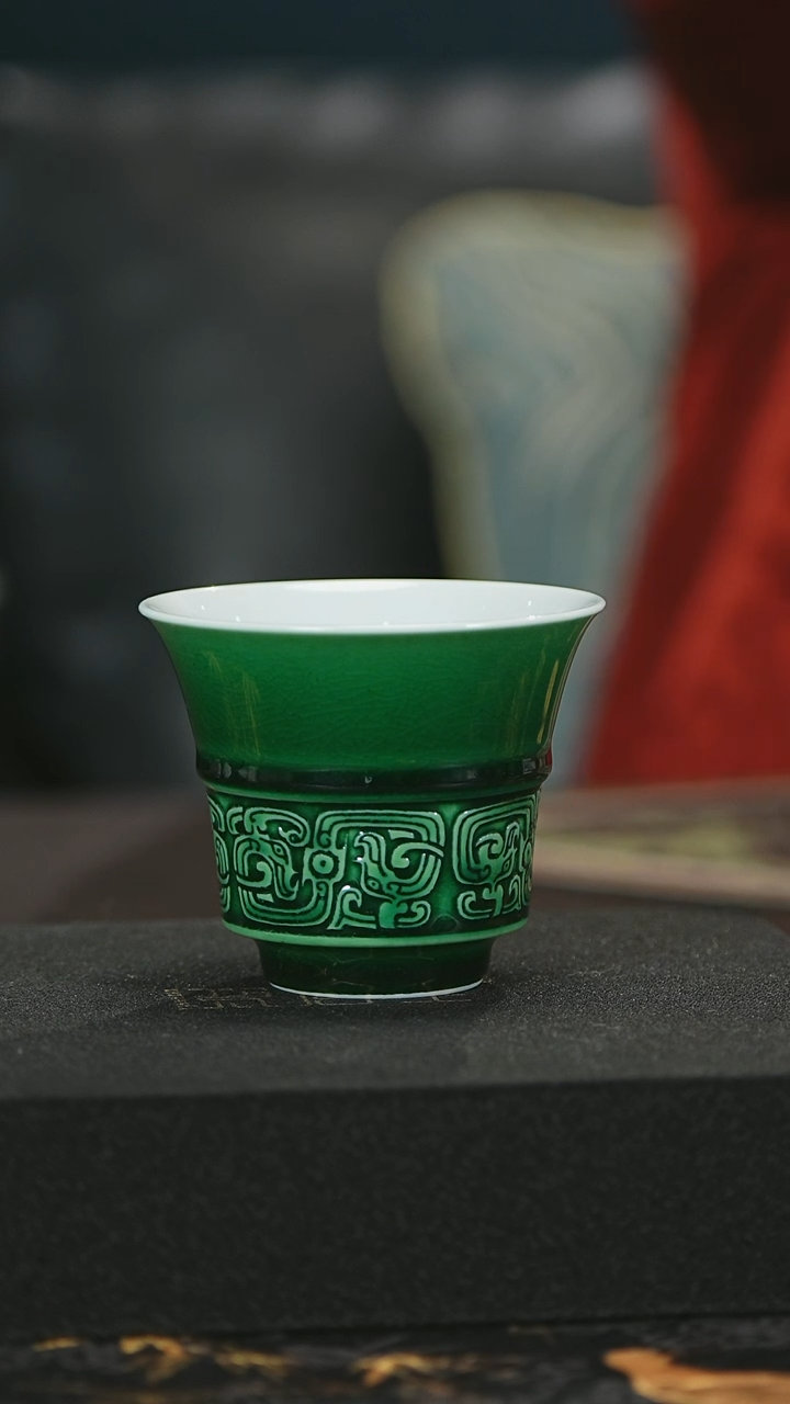 【闪购商品】瓷唐里郎窑绿雕刻小杯