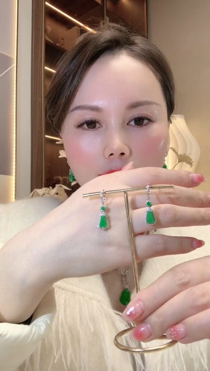 【闪购商品】翡翠耳饰18K金镶嵌A85 翡翠